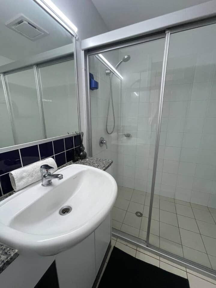 Inner Gem Next To St Andrews Hospital & Park Apartment *