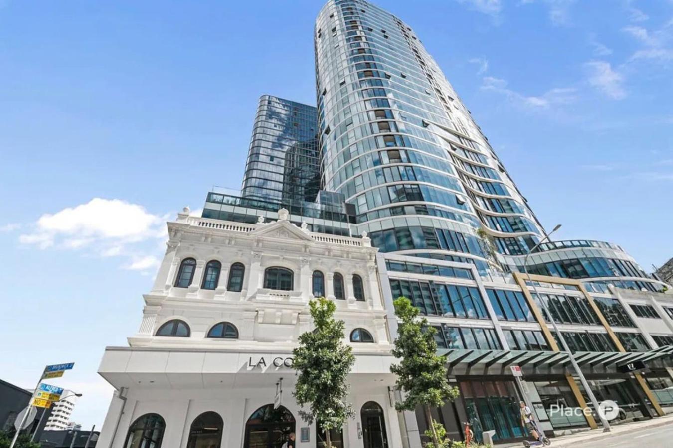 Style Infinity Pool Gym Chic 1 Bedroom Apartment *