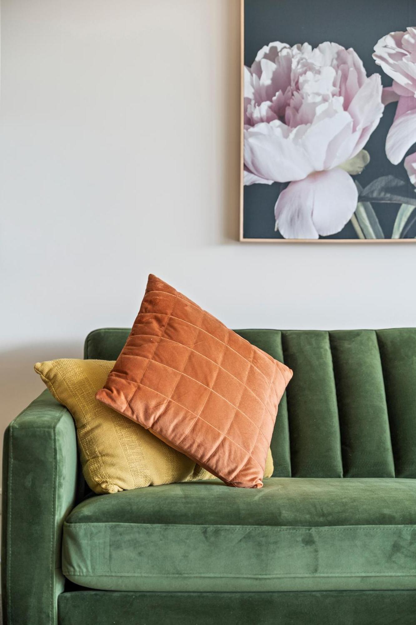 Stylish Parklands & Retreat - Stunning Views, Gym, Pool, Private Carpark, Walk To Suncorp Stadium Apartment Brisbane