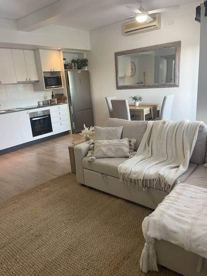 Inner Gem Next To St Andrews Hospital & Park Apartment *