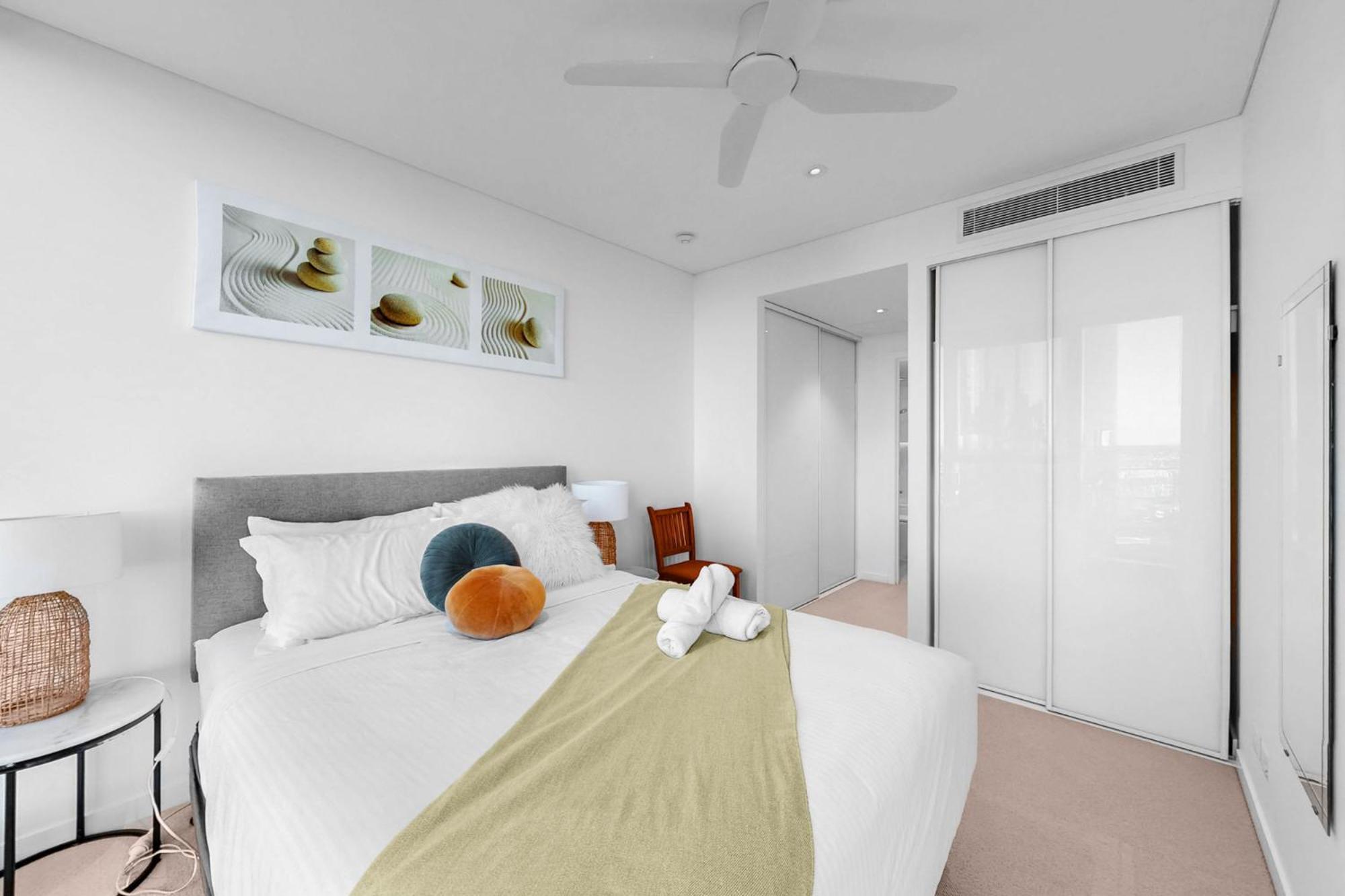 Apartment A Gallery In The Sky! Balcony, Pool And Parking At Skytower Level 33 Views In Brisbane! *