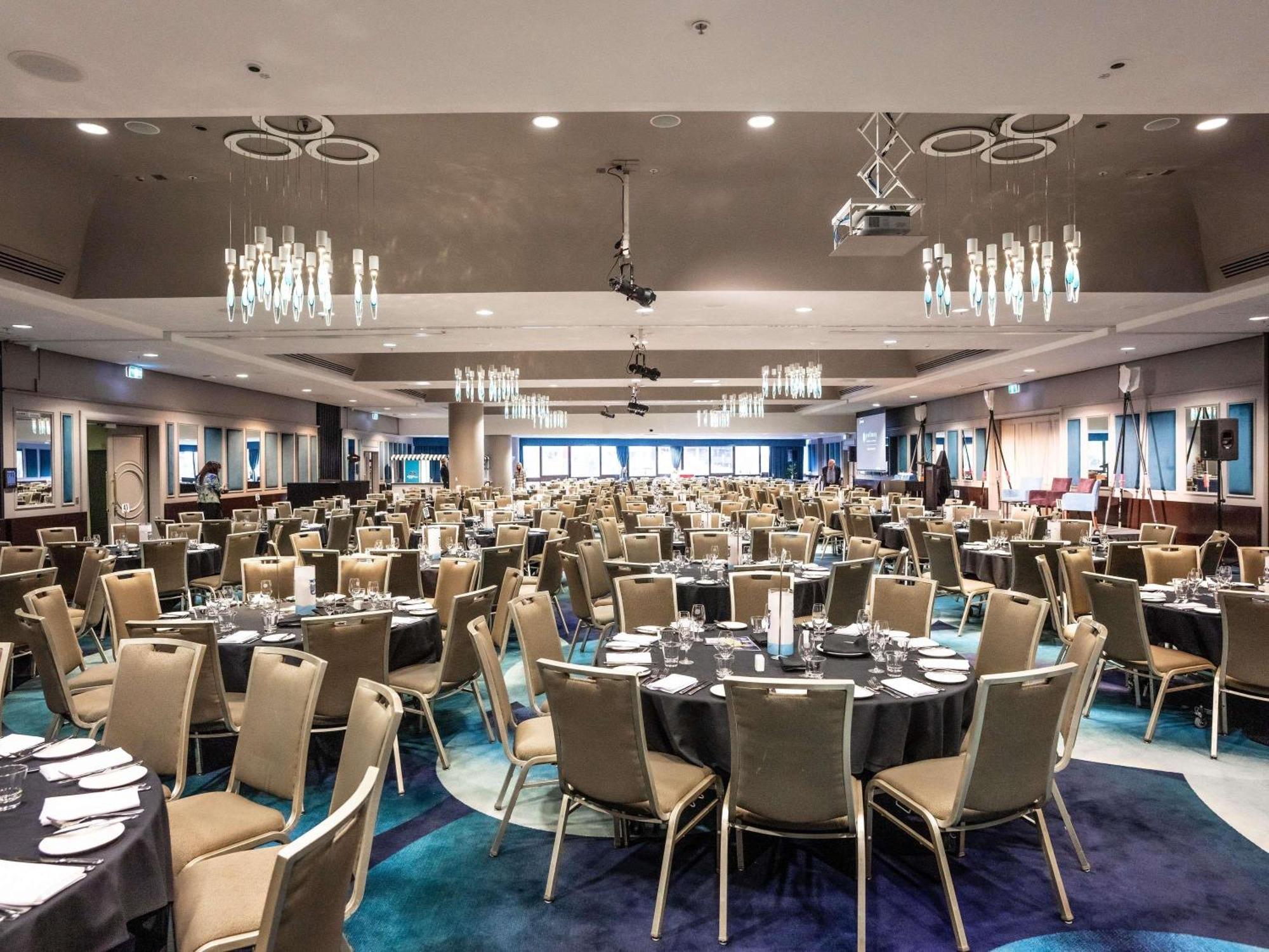 Pullman King George Square Hotel