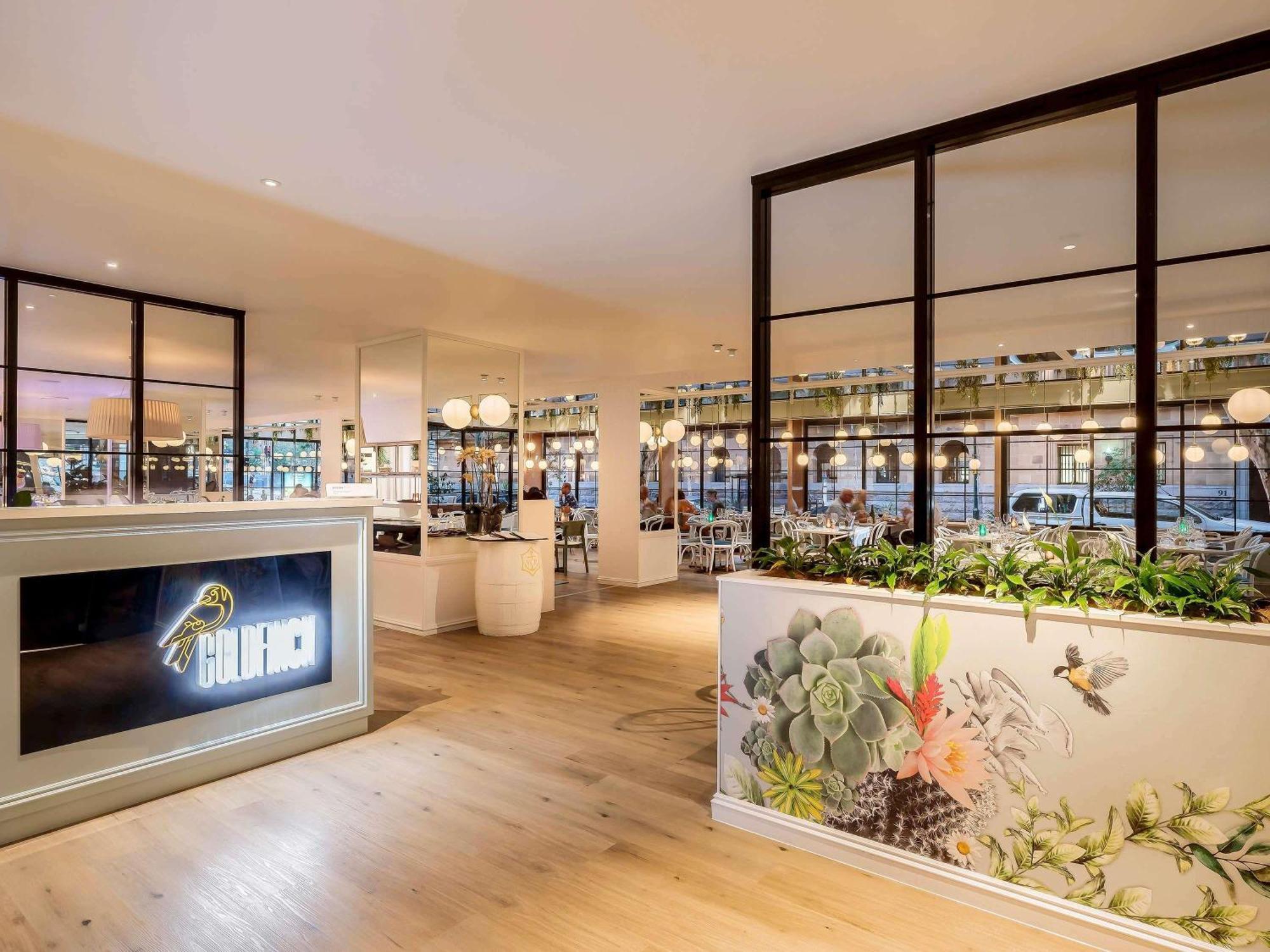 Hotel Pullman King George Square 5*