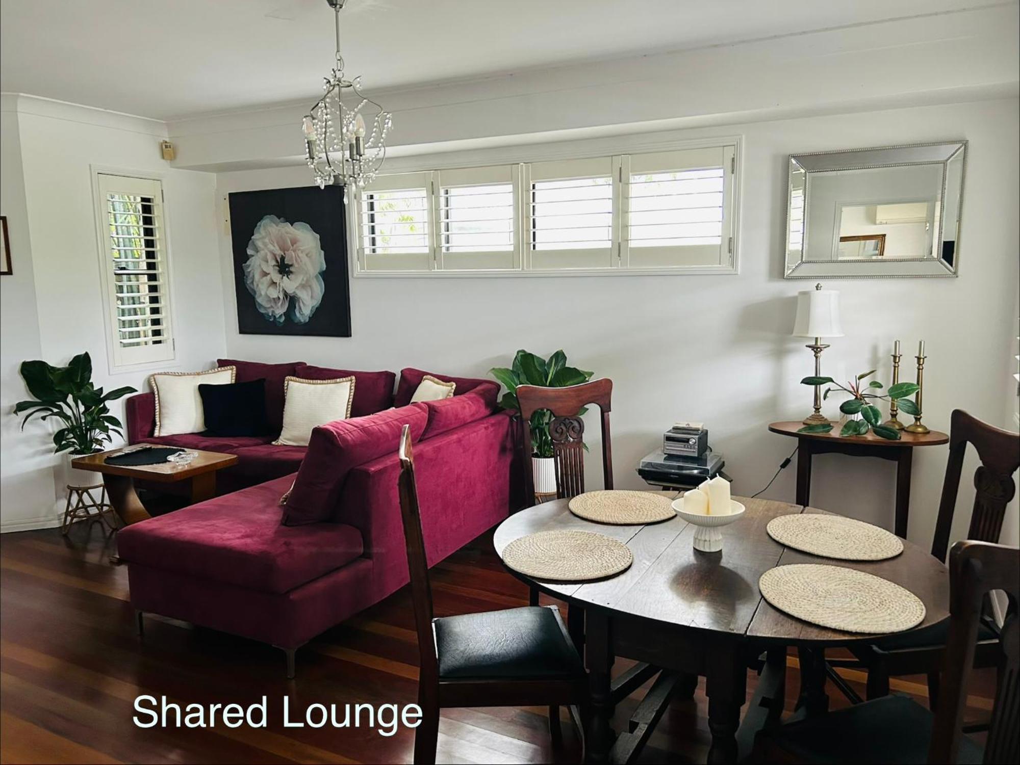 Guest house Nicole - Private & Bathroom - 6kms From Brisbane