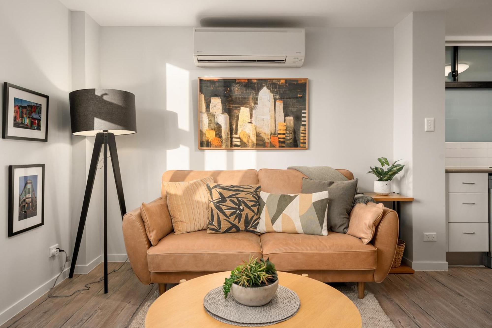 Groovy! ~ New Farm ~ Walk To Cbd *