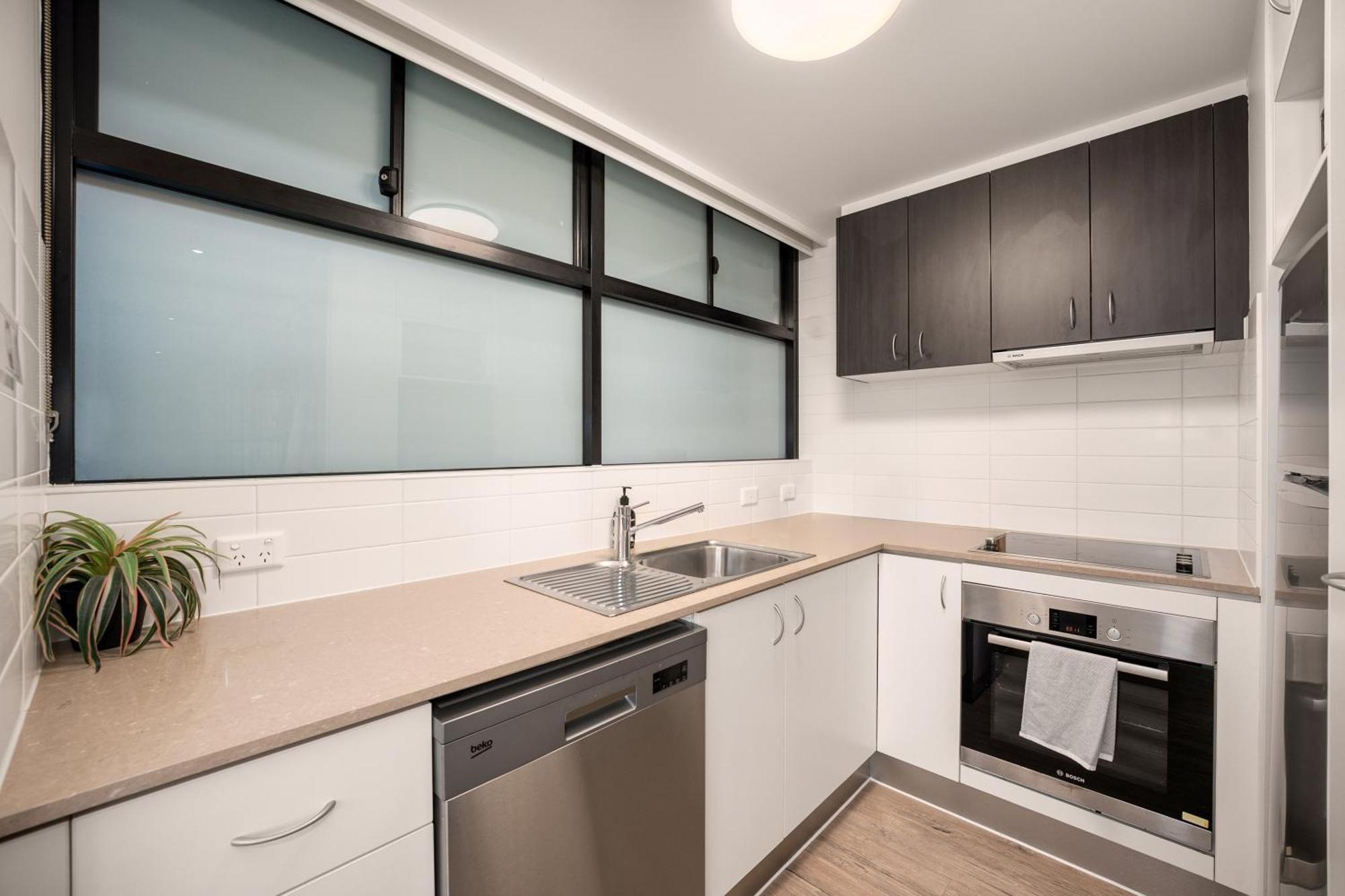 Groovy! ~ New Farm ~ Walk To Cbd