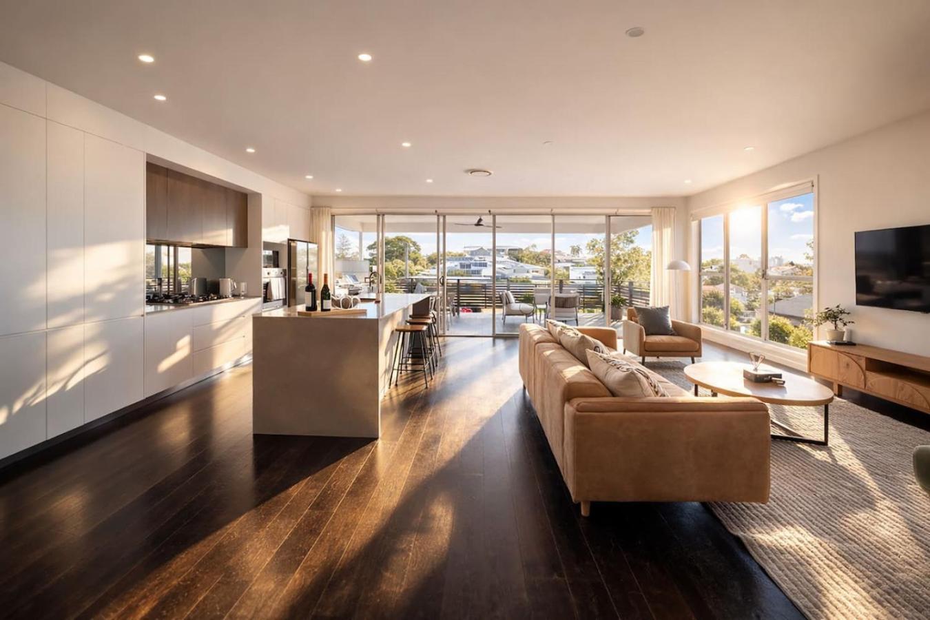 Scenic Views With Pool And Elegant 5br