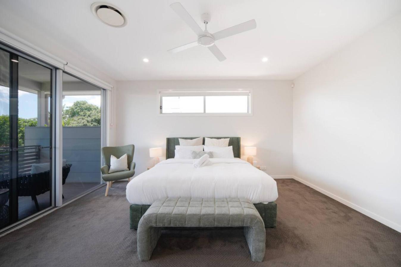 Holiday home Scenic Views With Pool And Elegant 5br *
