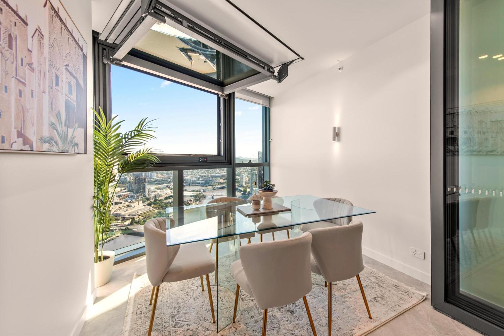 Queens Wharf 3br With 2 Parking *