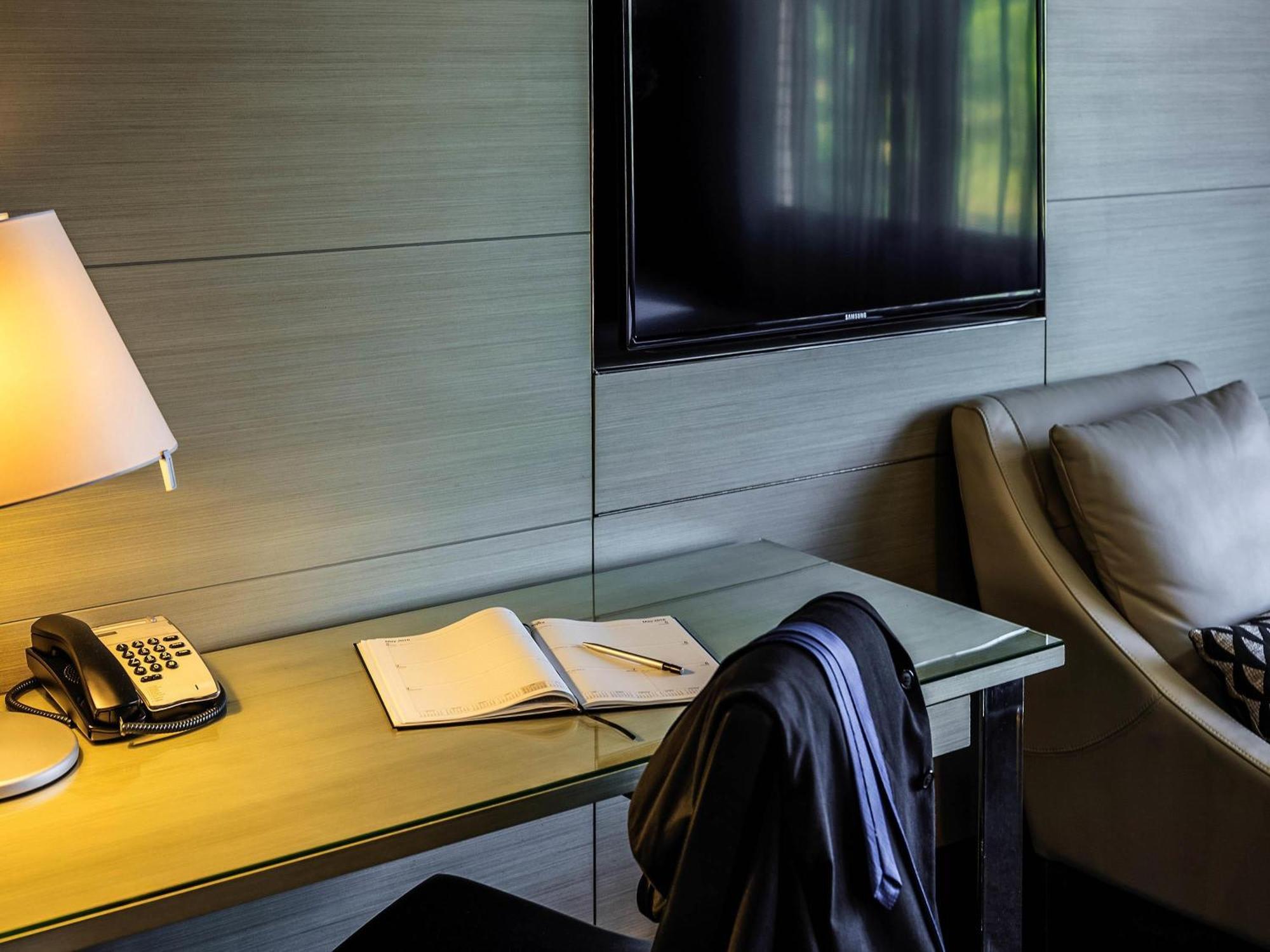 Pullman King George Square Hotel 5*