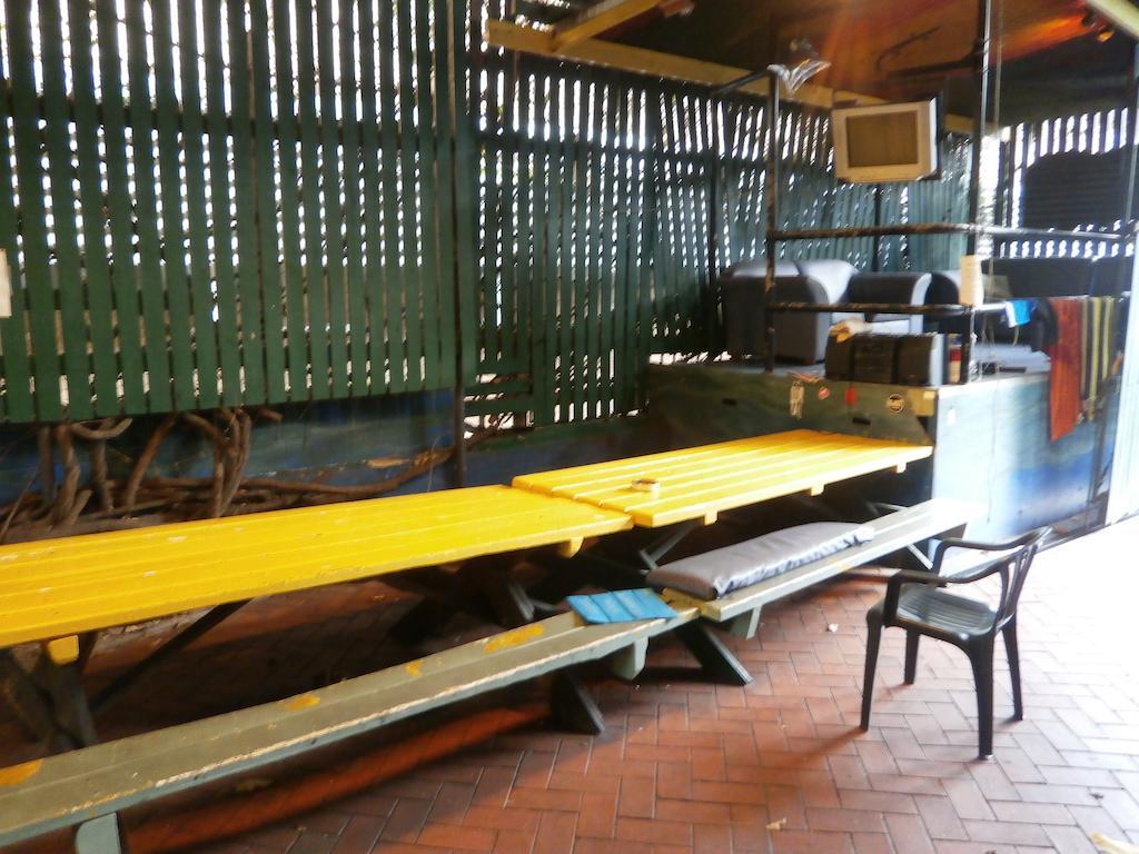 Yellow Submarine Backpackers Brisbane