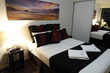 The Hub Aparthotel 4*