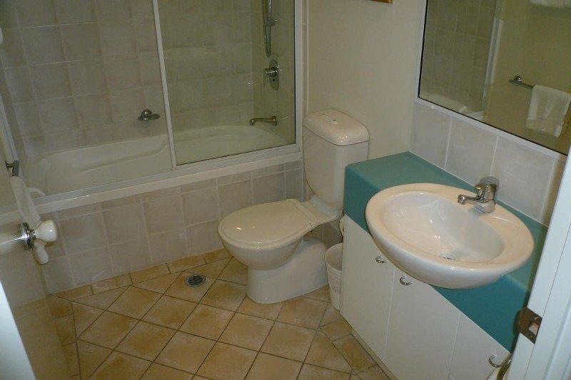 West End Aparthotel 4*