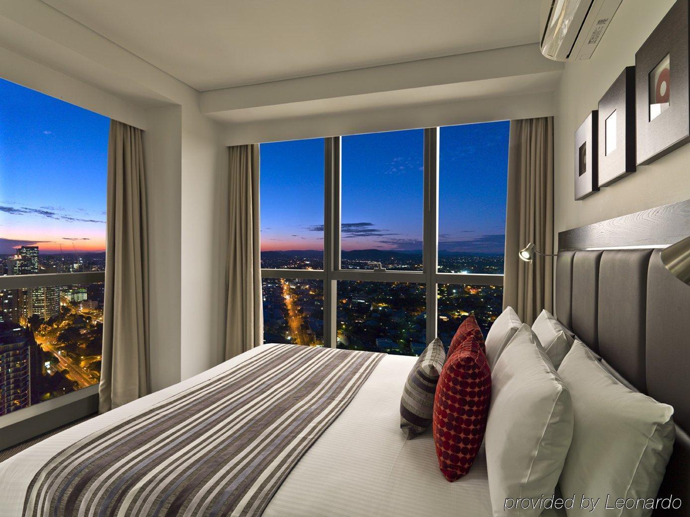 Meriton Adelaide Street, Hotel 5*