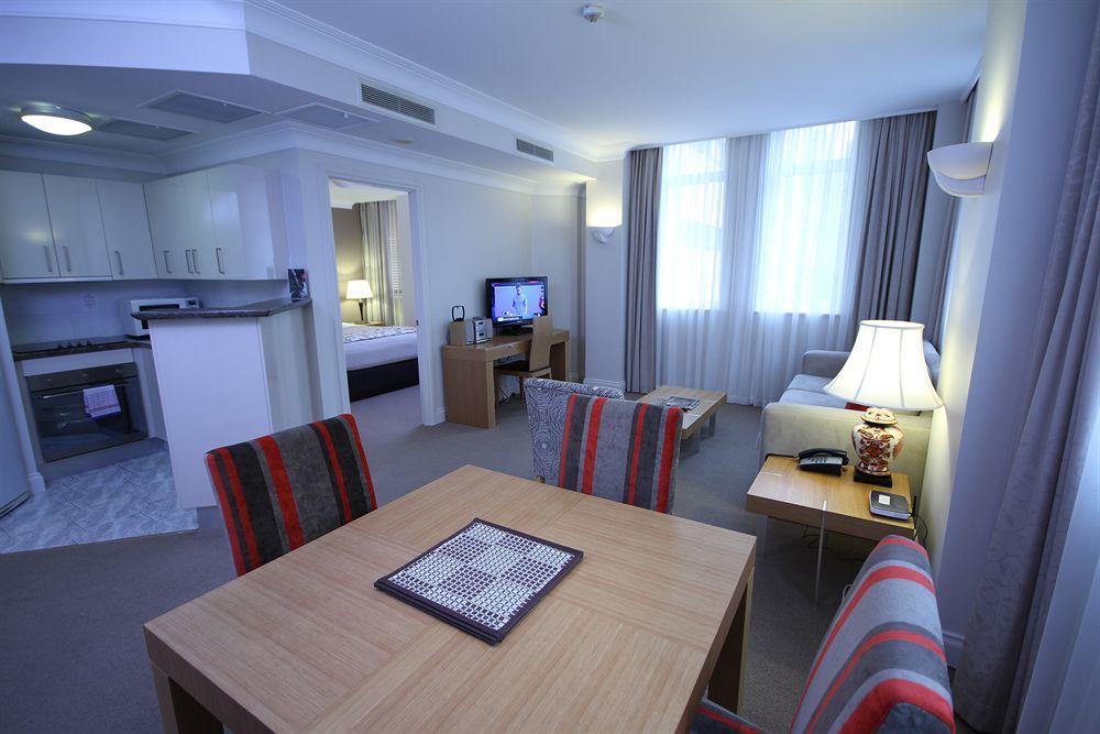 Manor Aparthotel 4*