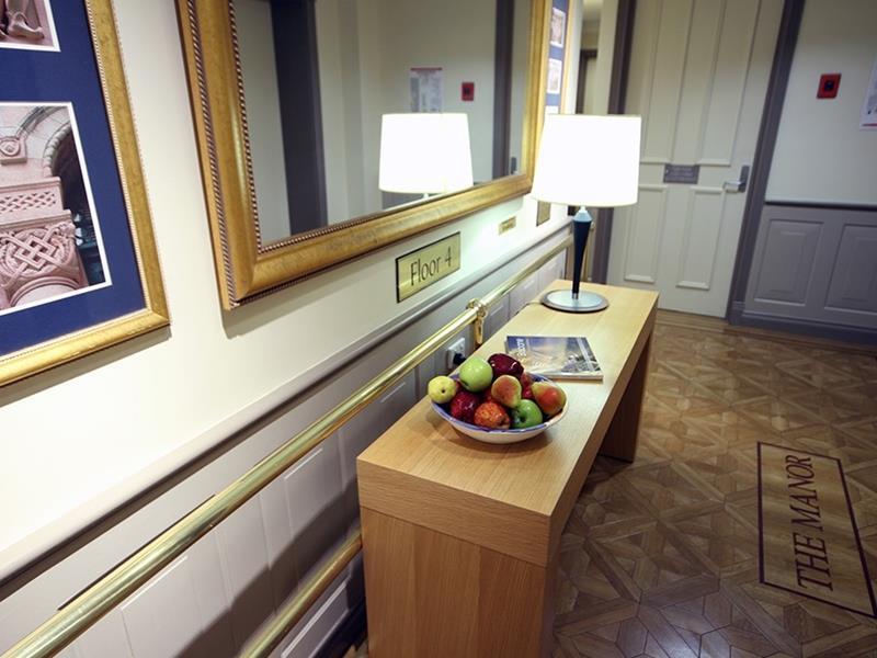 Manor 4*