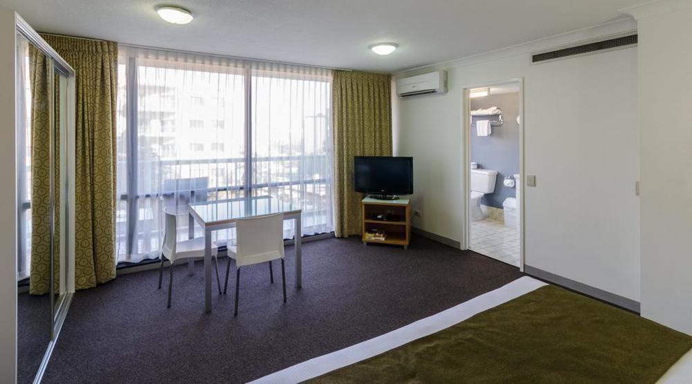 Hillcrest Aparthotel 4*