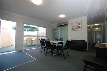 Herston Place 4*