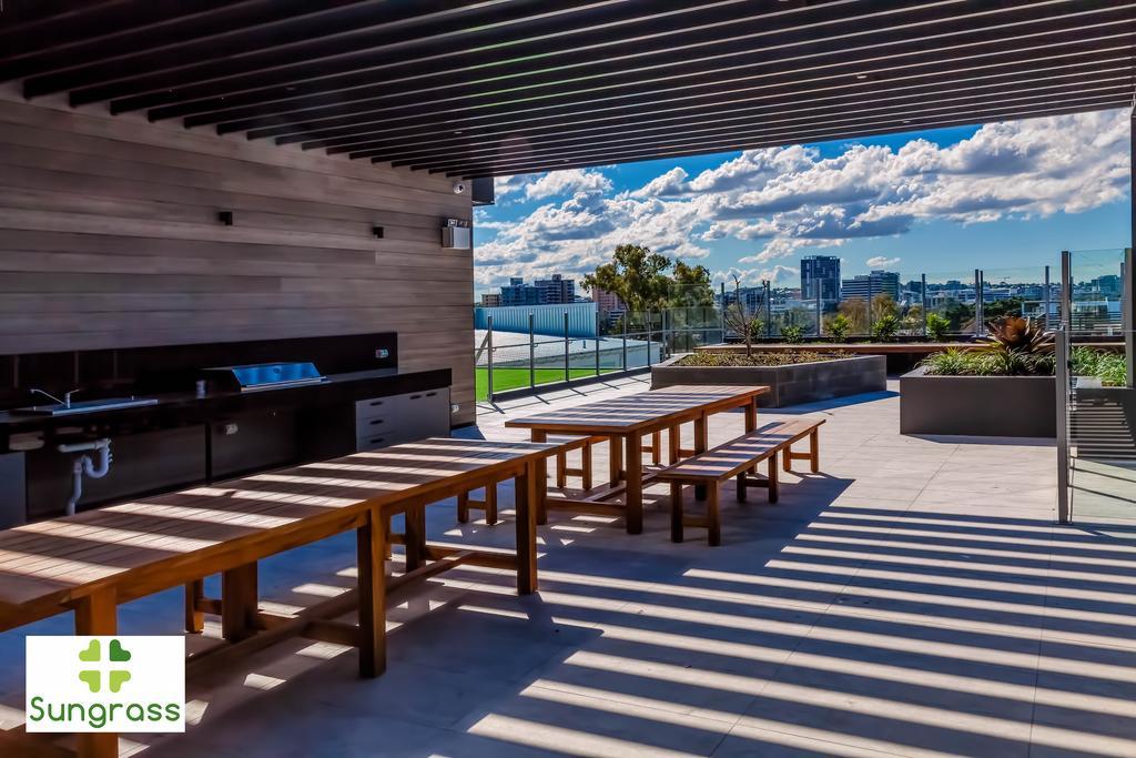 Soko Waterfront West End 4*