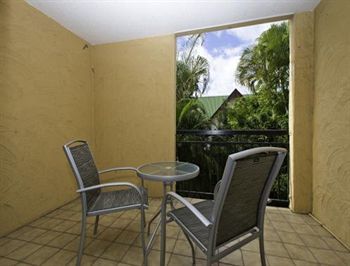 Milton Aparthotel