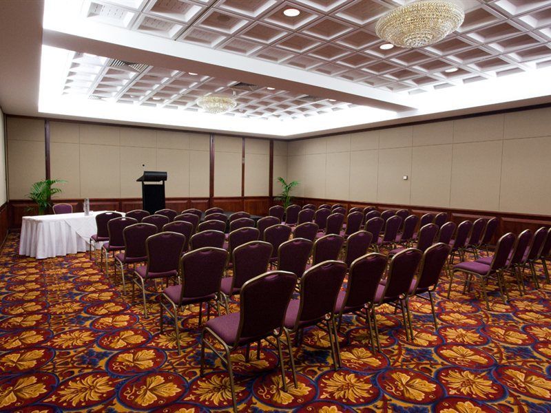 Royal On The Park 5*