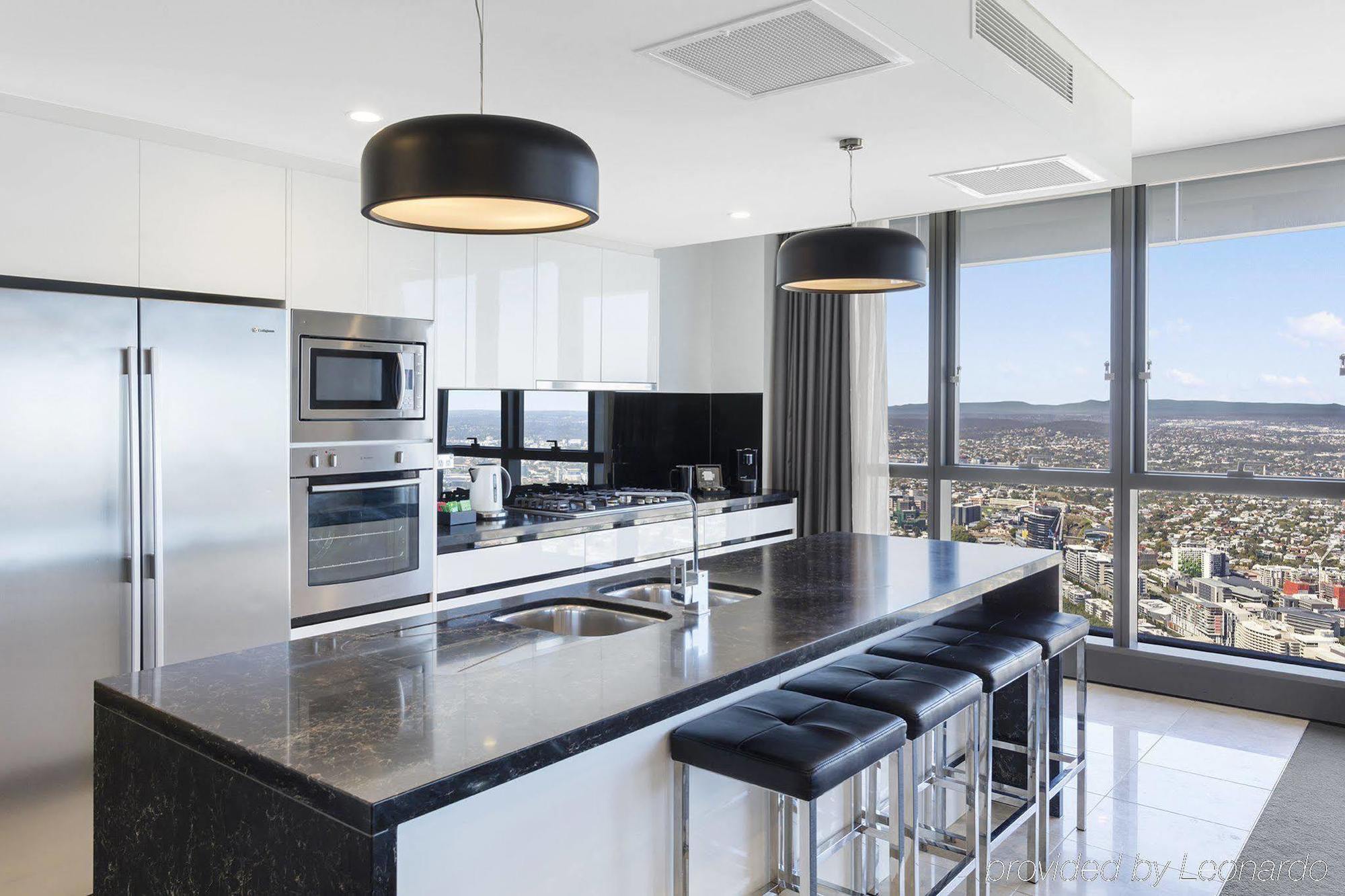 Hotel Meriton Herschel Street, 5*