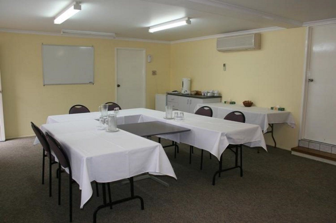 Motel Airport Admiralty 3*