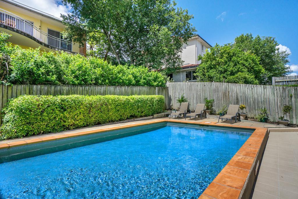 Toowong & Aparthotel 3*