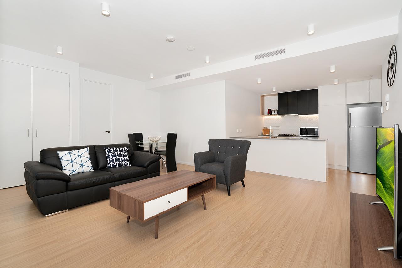 Soko Waterfront West End 4*