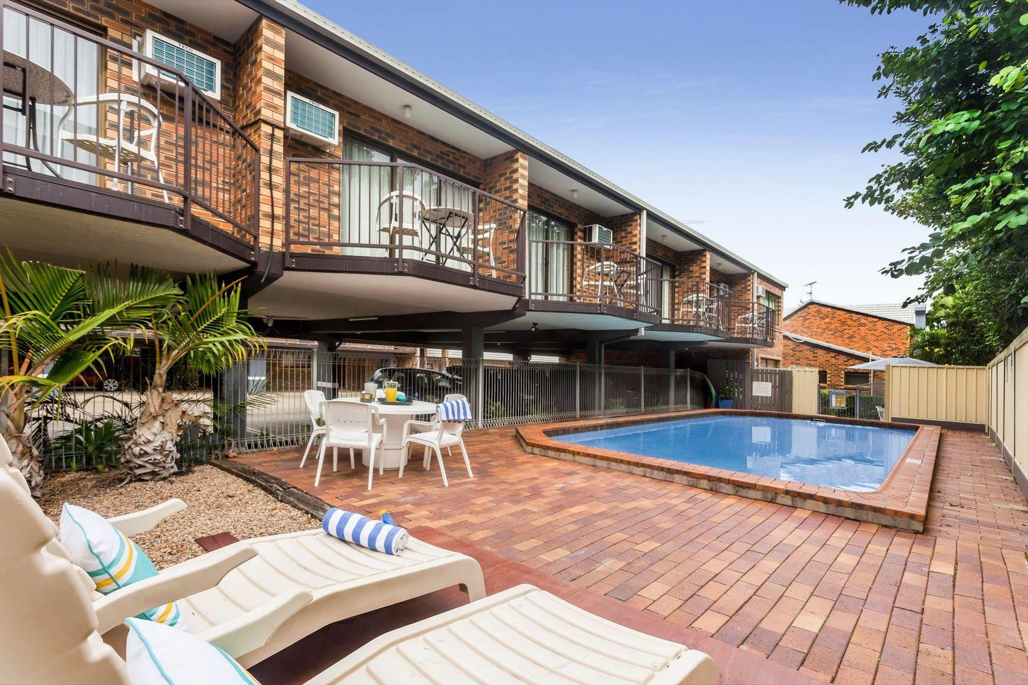 Airport Admiralty 3*