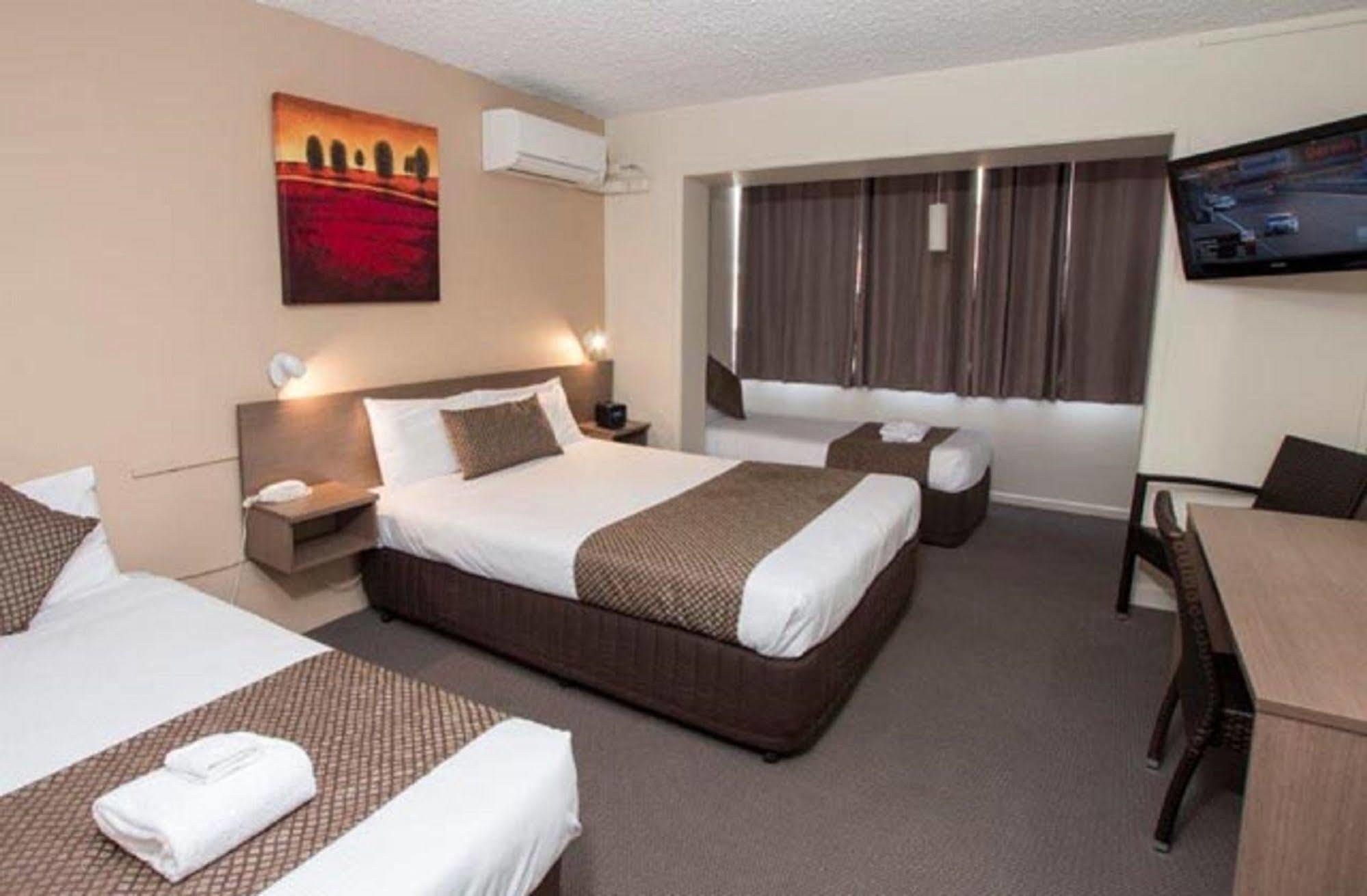 Motel The Metropolitan Spring Hill 4*