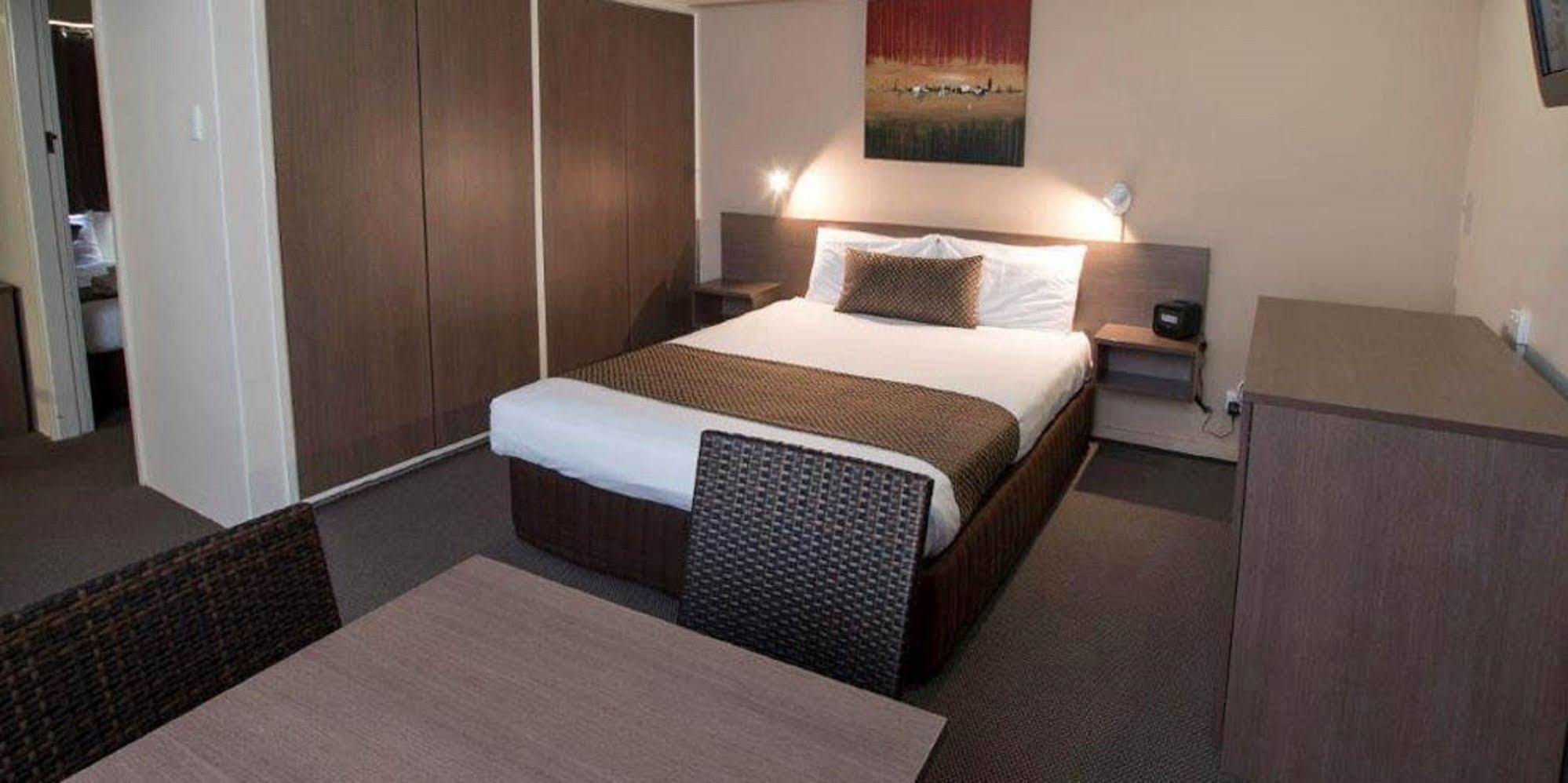 The Metropolitan Spring Hill 4*