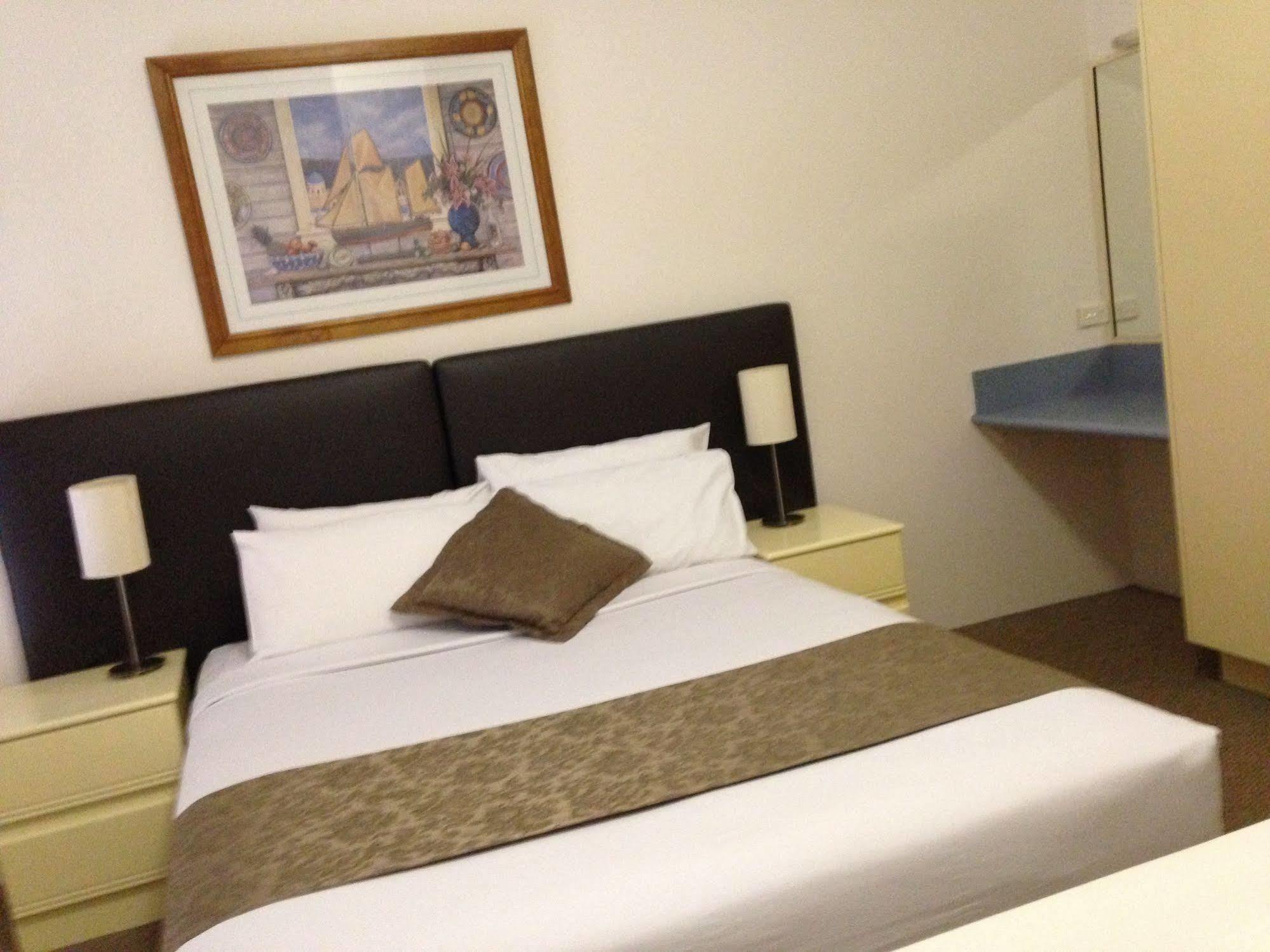 Toowong & 3* Brisbane