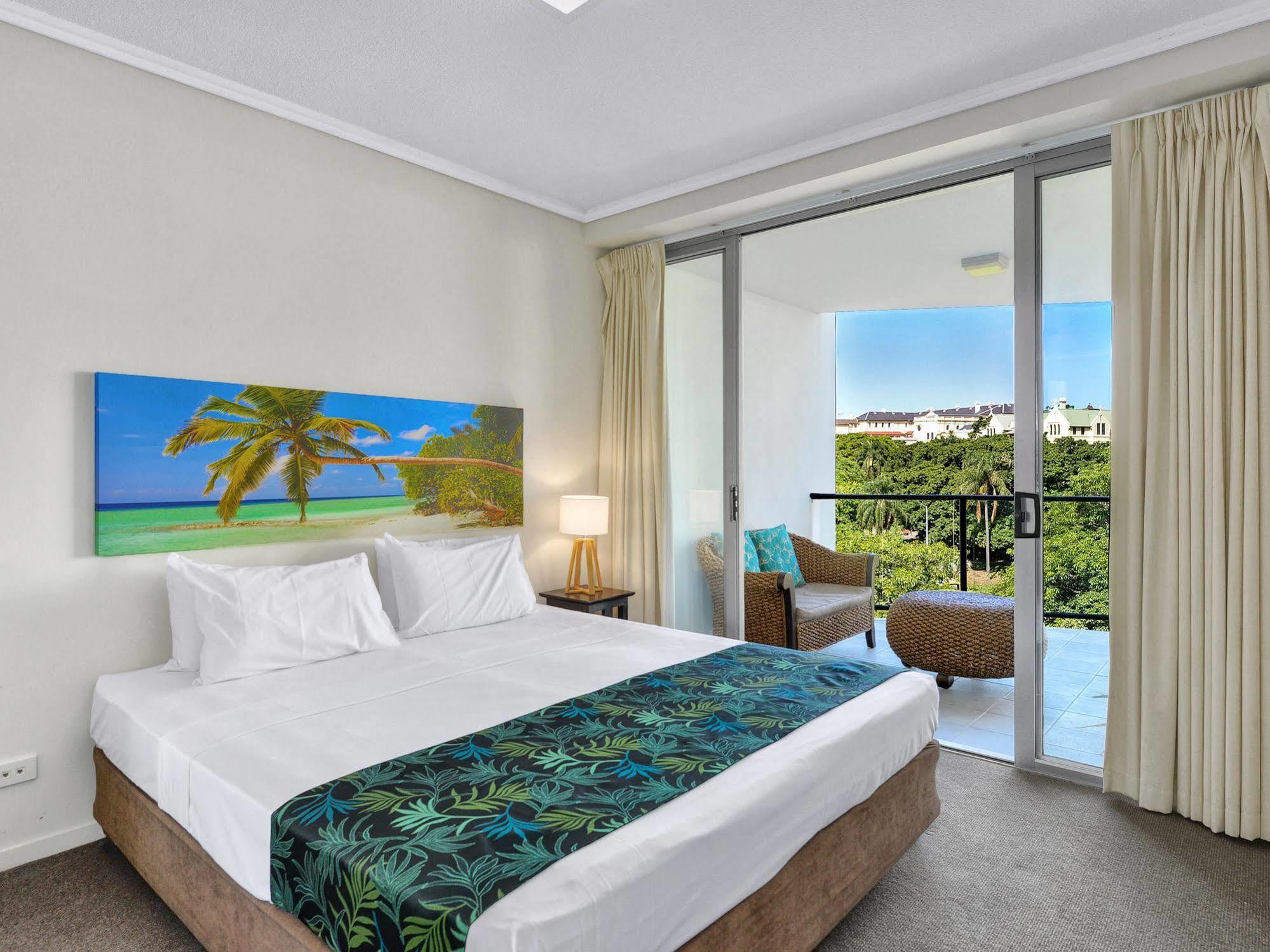 The Hub 4*