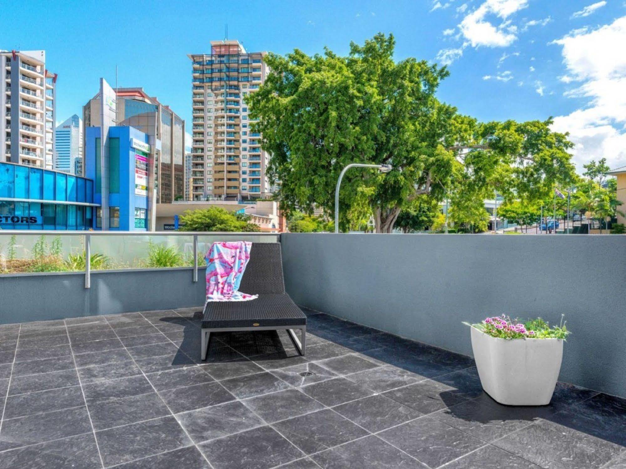 Aparthotel The Hub 4*