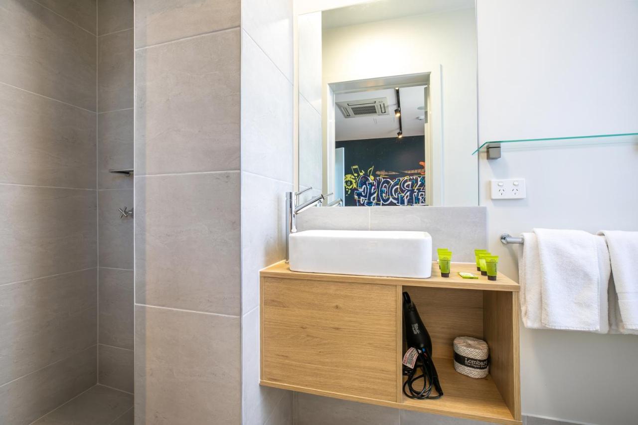 Hotel Nightcap At Chardons Corner