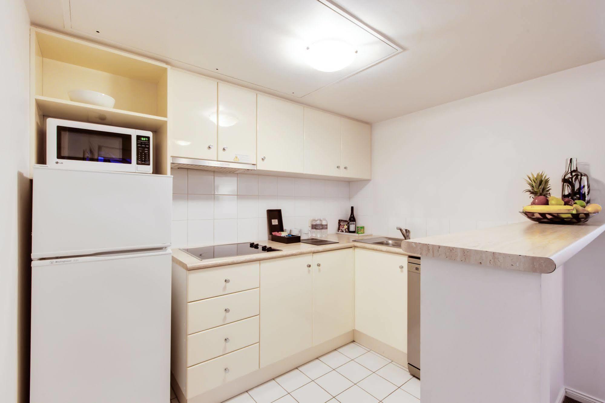 Adina Aparthotel 4*