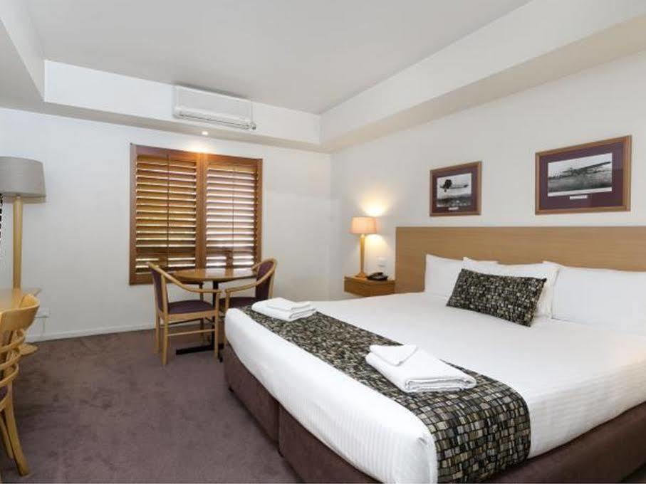 Kingsford Smith 4*