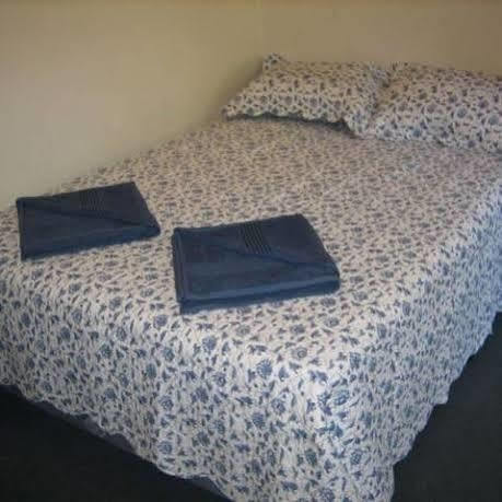 Ellie's Hostel *