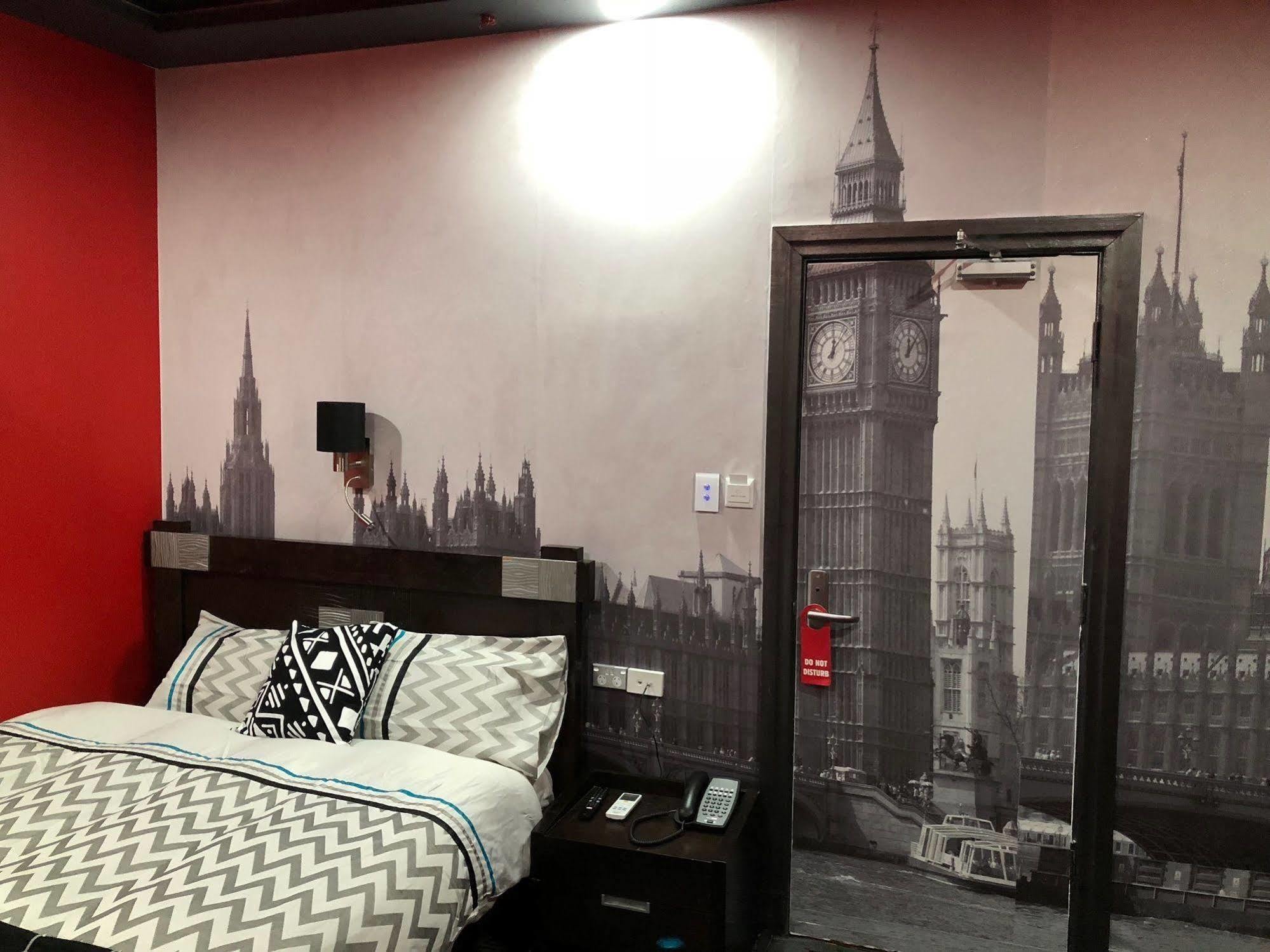 Amelia Boutique Hotel 4*