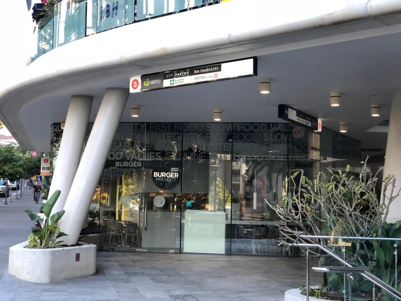 Family -best Of South Bank With Car Park Apartment