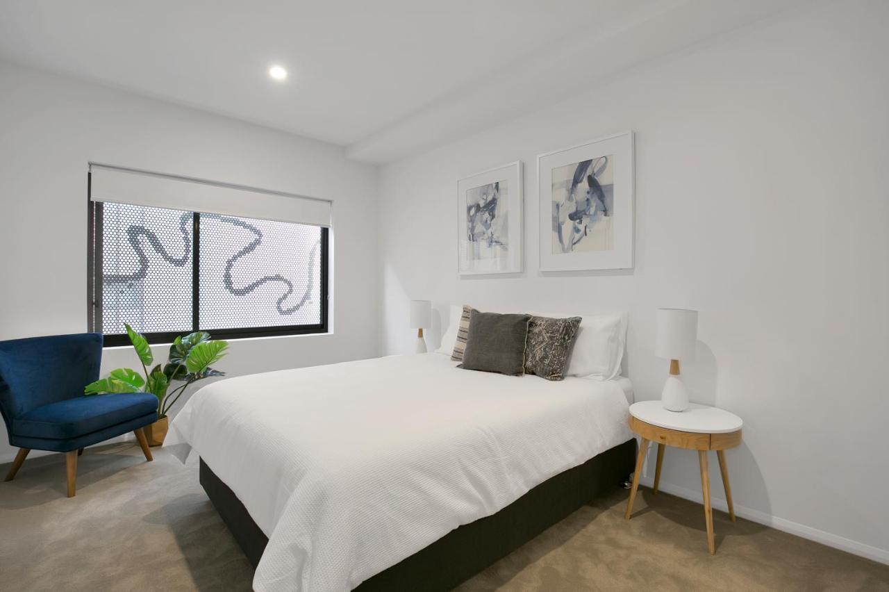 Soko Waterfront West End 4*