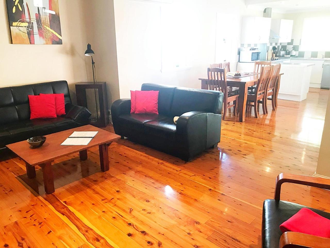 Holiday home 4 Bedroom House - Walk To Southbank