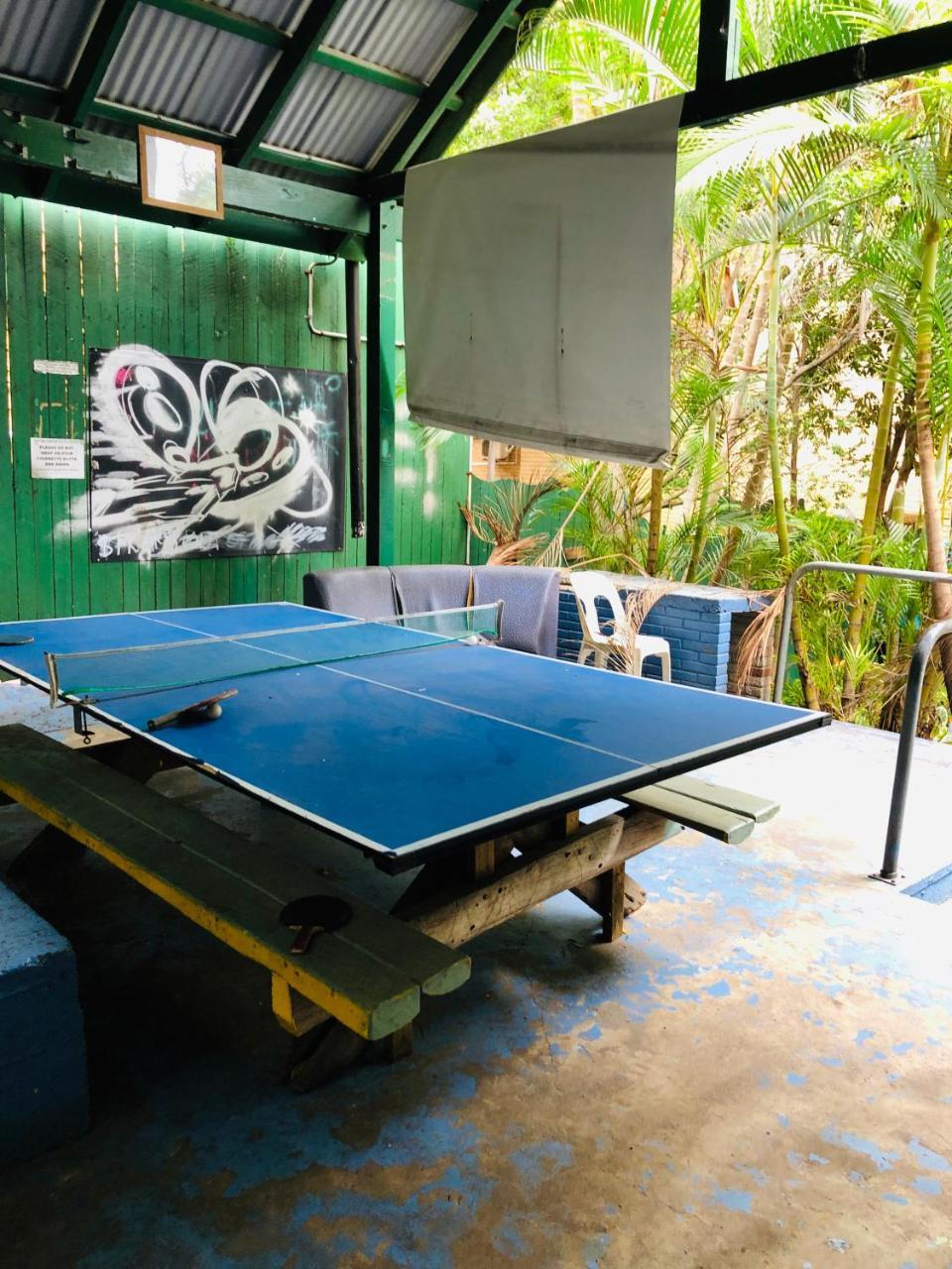 Yellow Submarine Backpackers Hostel *