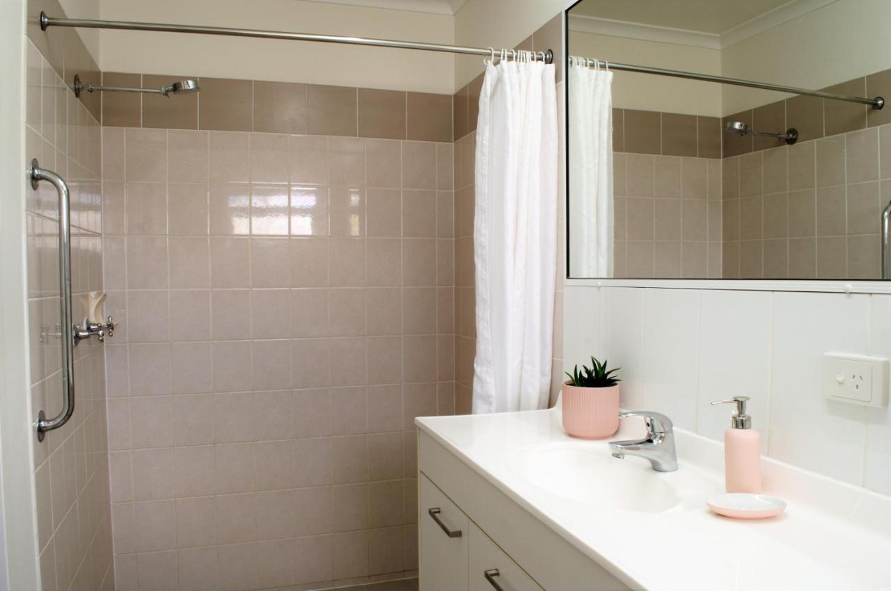 Isla House Greenslopes Guest house