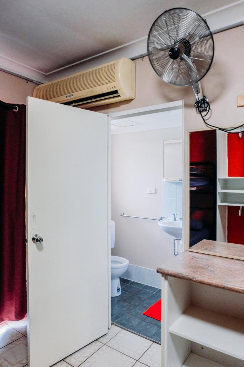 Brisbane Backpackers Resort Hostel *