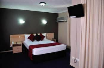 Albion Manor Motel 4*