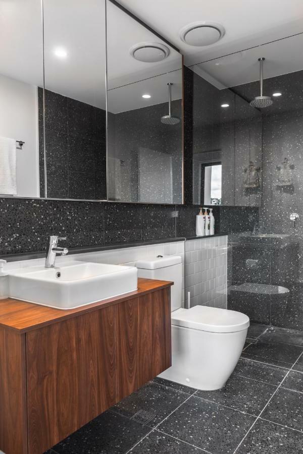 Luxury & Style 3 Bed Townhouse Manhattan Terraces * Brisbane