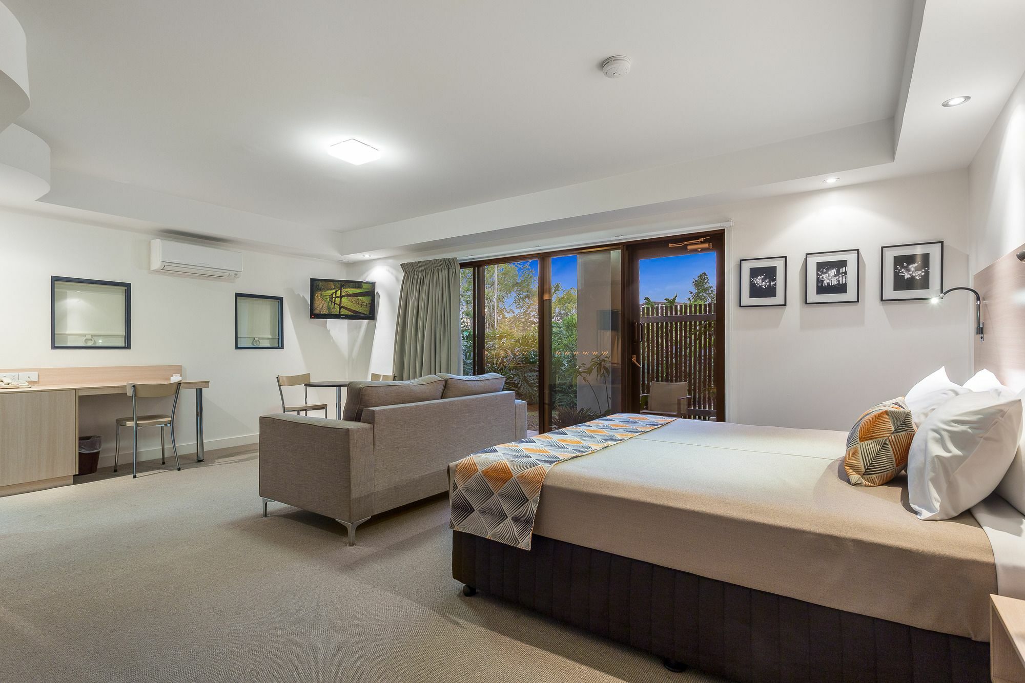 Airport International 4* Brisbane