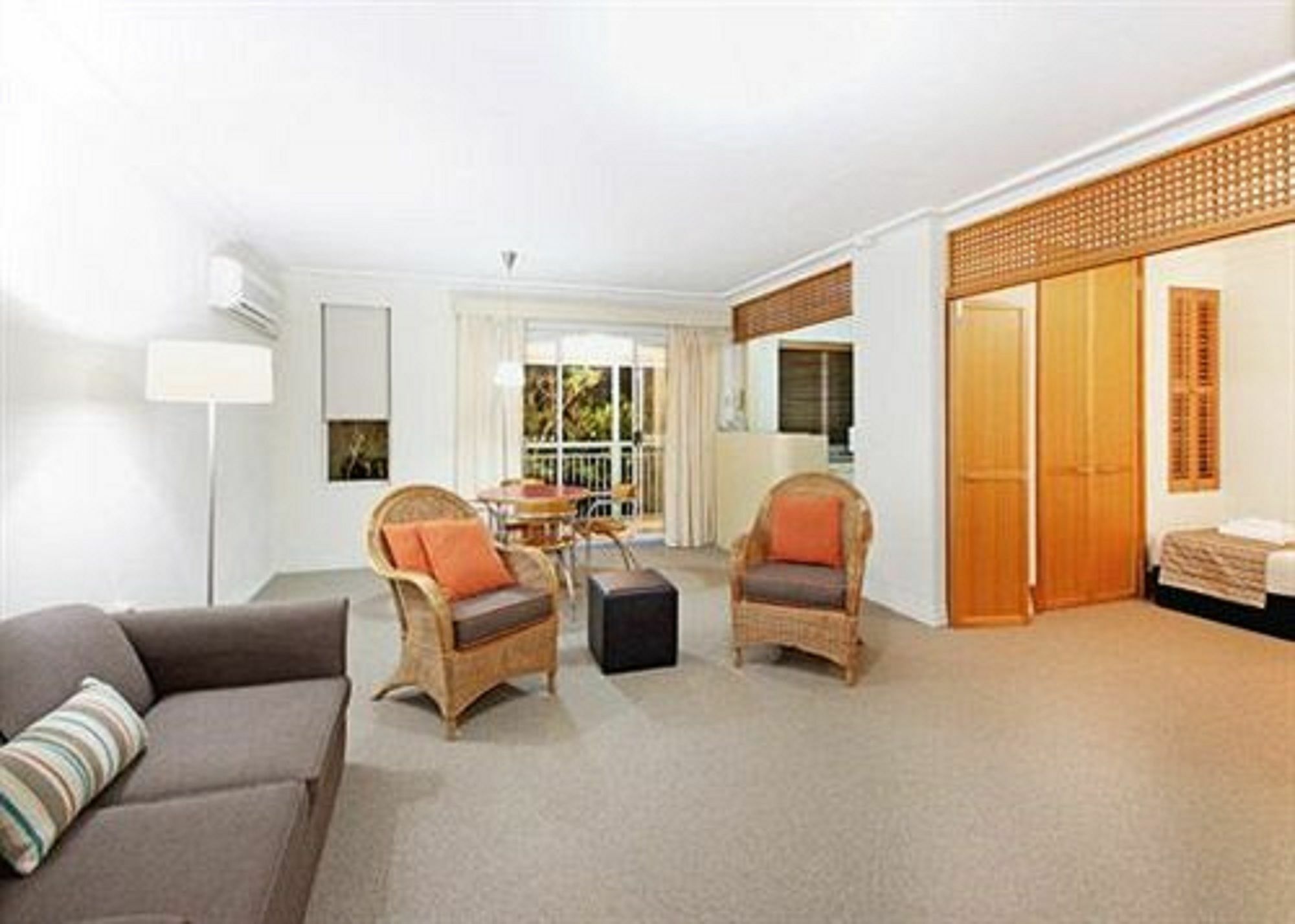 Hotel Airport International 4*